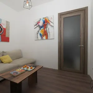 Stylish 2 Bedrooom Centre With Terrace La Valletta